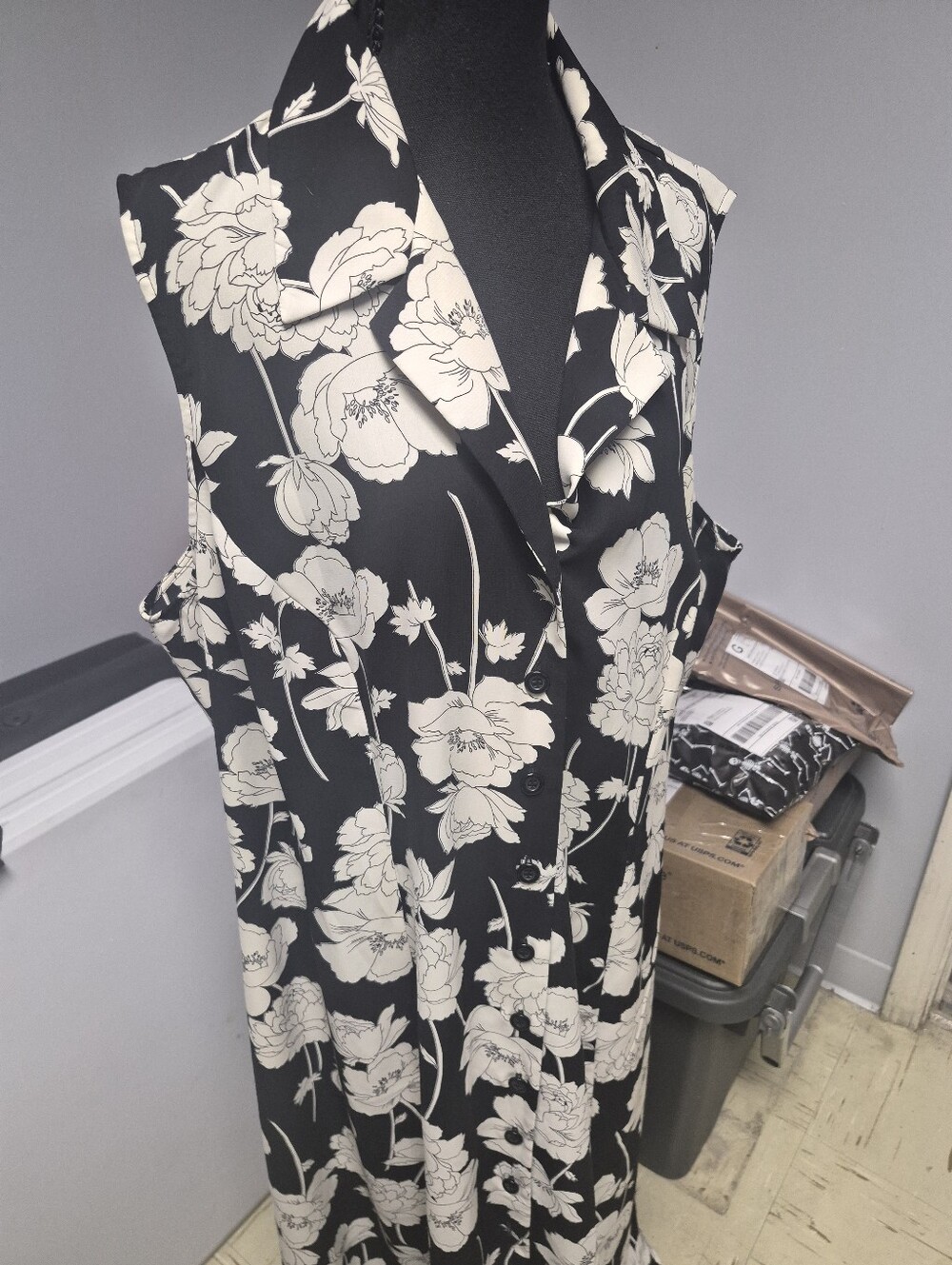 Black white floral maxi - Picture 3 of 4